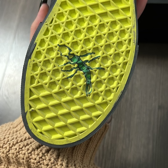 Disney Oogie Boogie classic slip on Vans - Picture 3 of 7